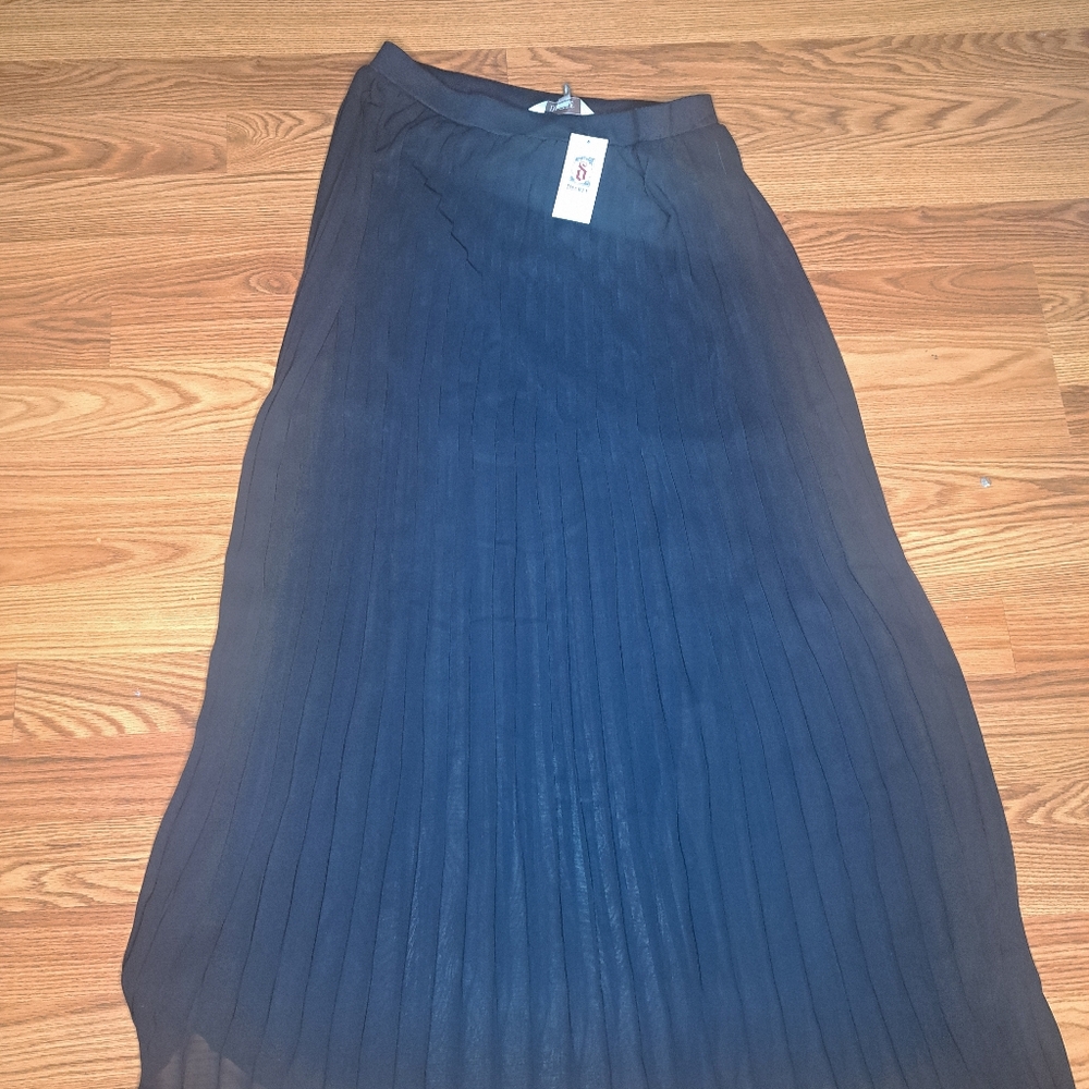Decree Black Skirt